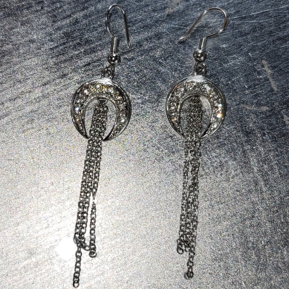 Butler Horn Dangle Earrings - Picture 2 of 7